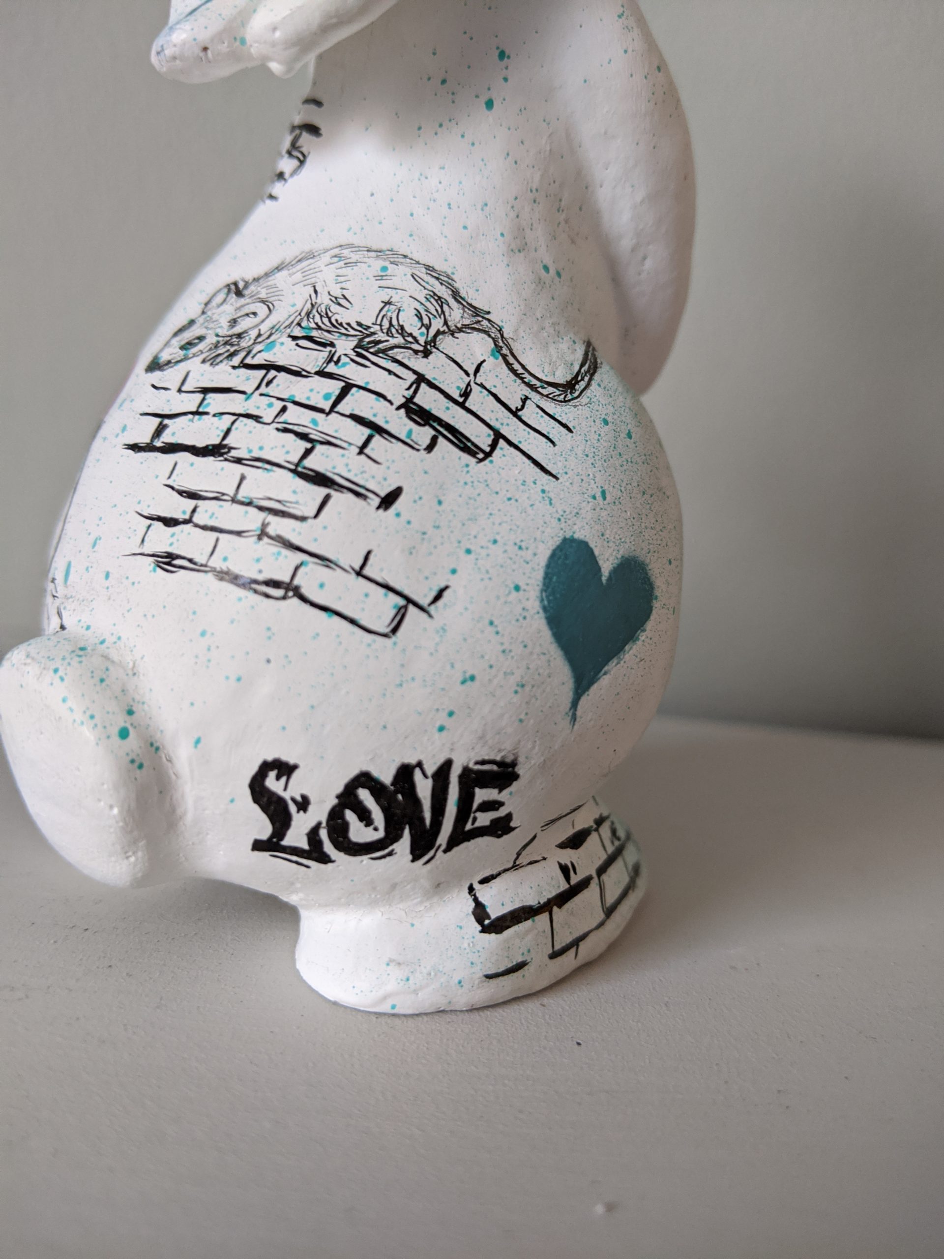 Rabbit sculpture graffiti - Image 2