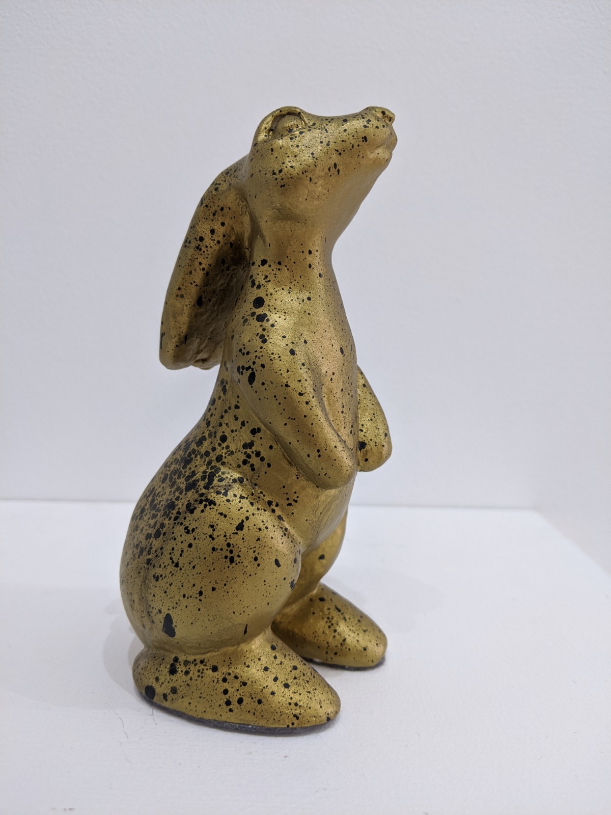 Rabbit sculpture, Gold with black splash - Image 4