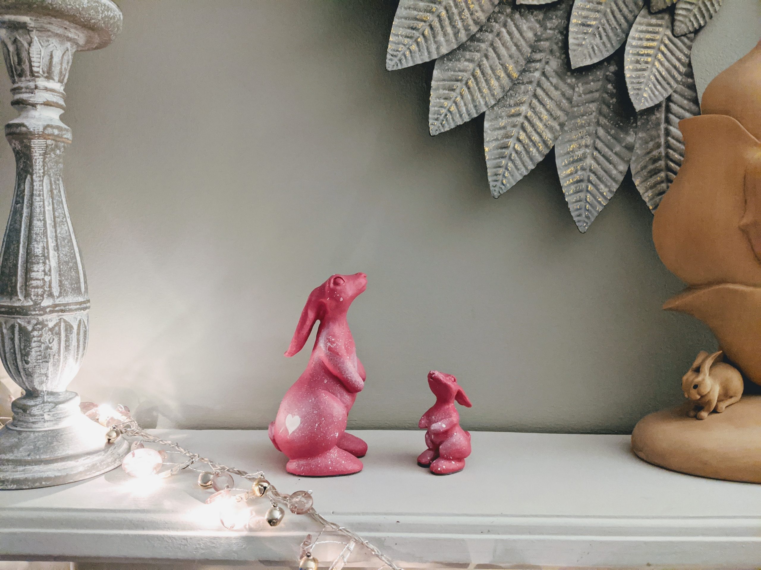 Rabbit sculpture Pink with white splash