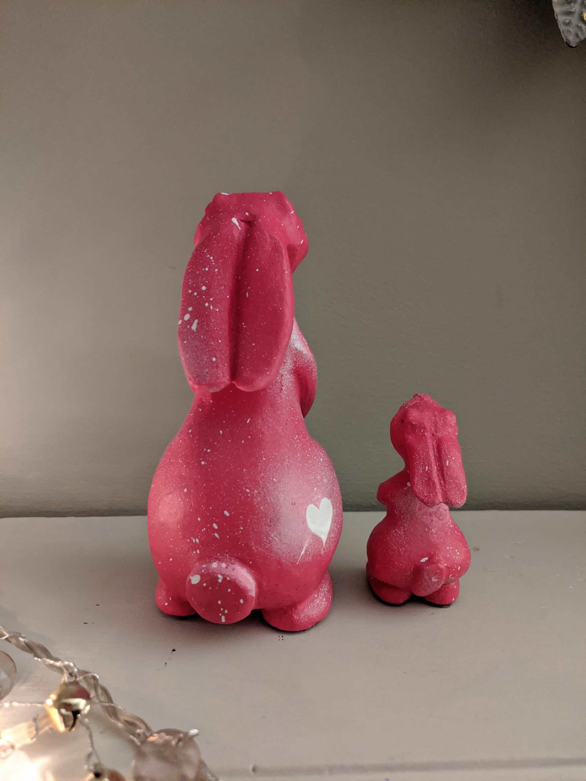 Rabbit sculpture Pink with white splash - Image 3