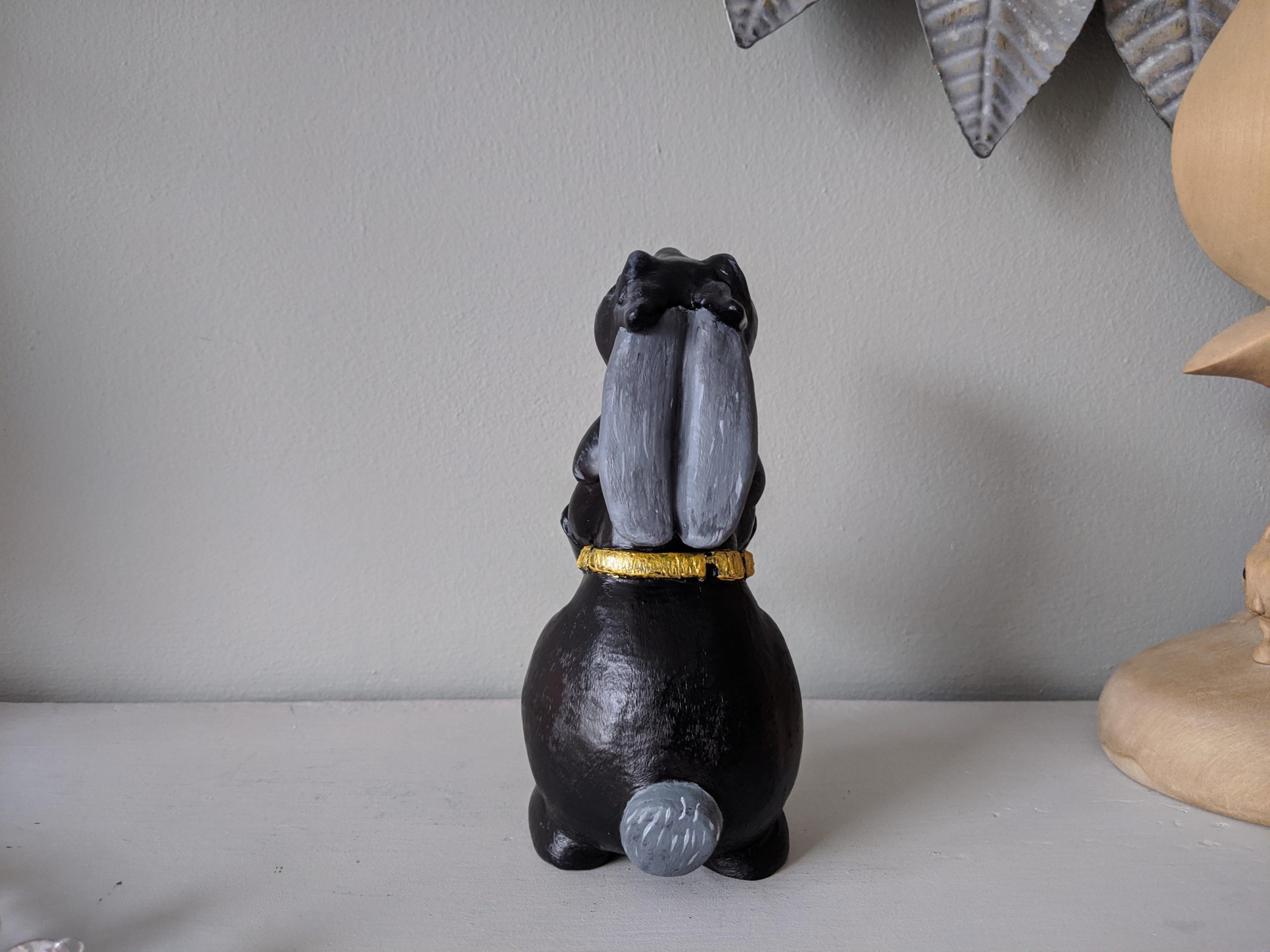 Rabbit sculpture Batman - Image 5